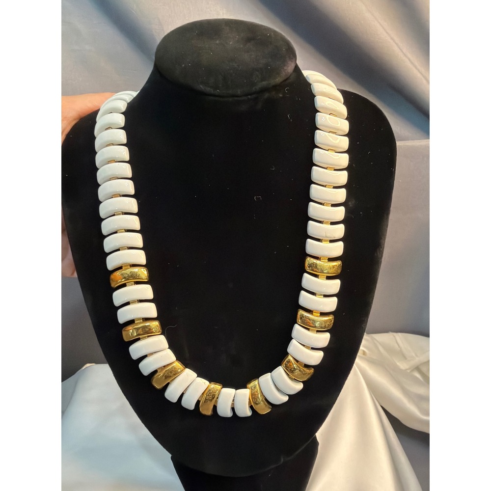 Vintage Napier White Enamel Gold Tone Ribbed Link Collar Necklace Statement 17in